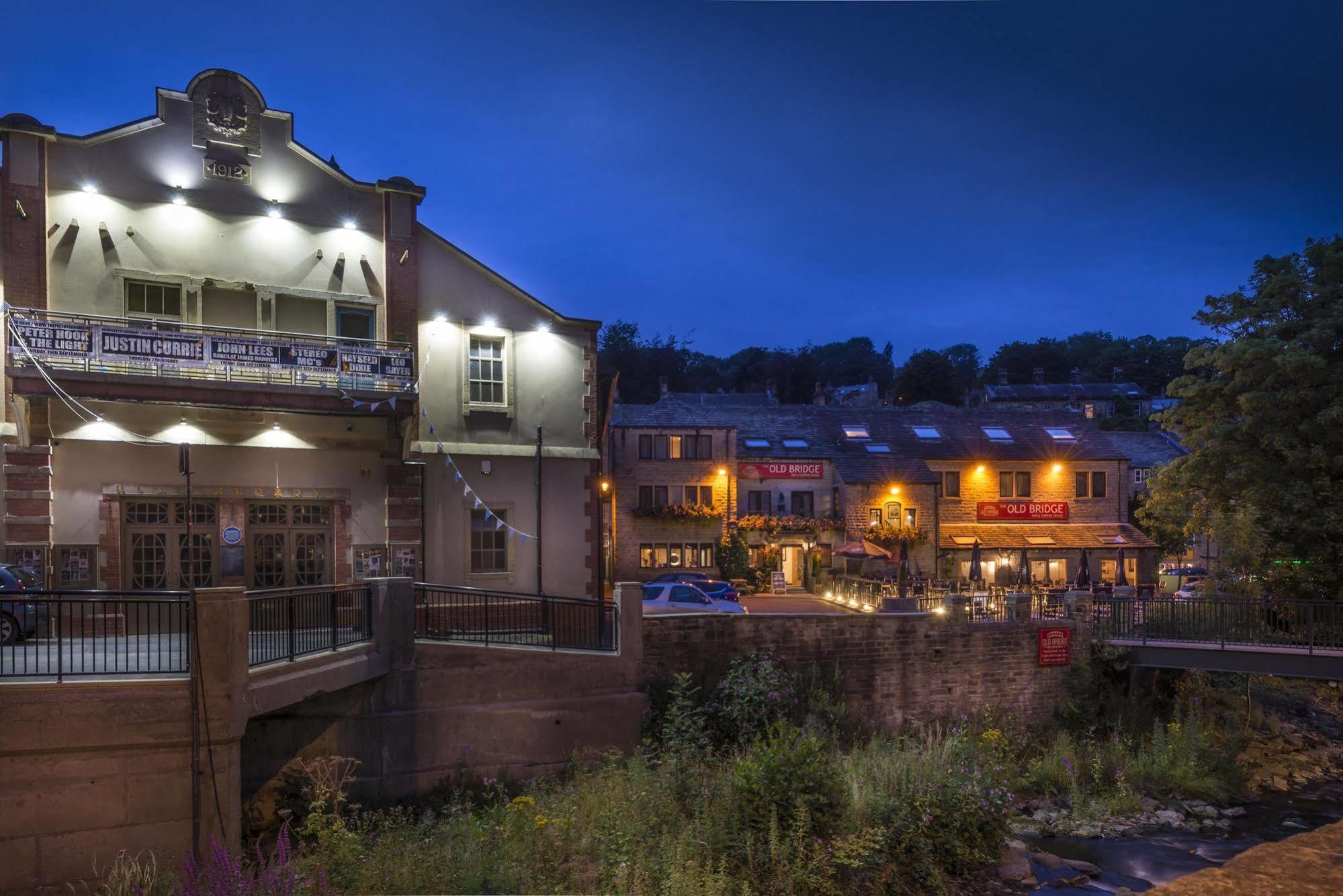 The Old Bridge Inn, Holmfirth, West Yorkshire Экстерьер фото